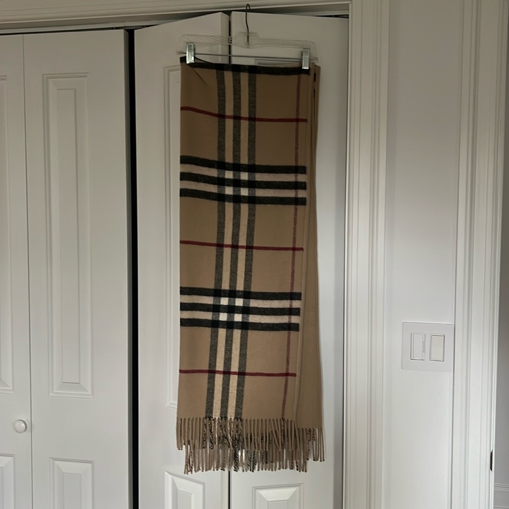 Burberry Wool Shawl with pockets